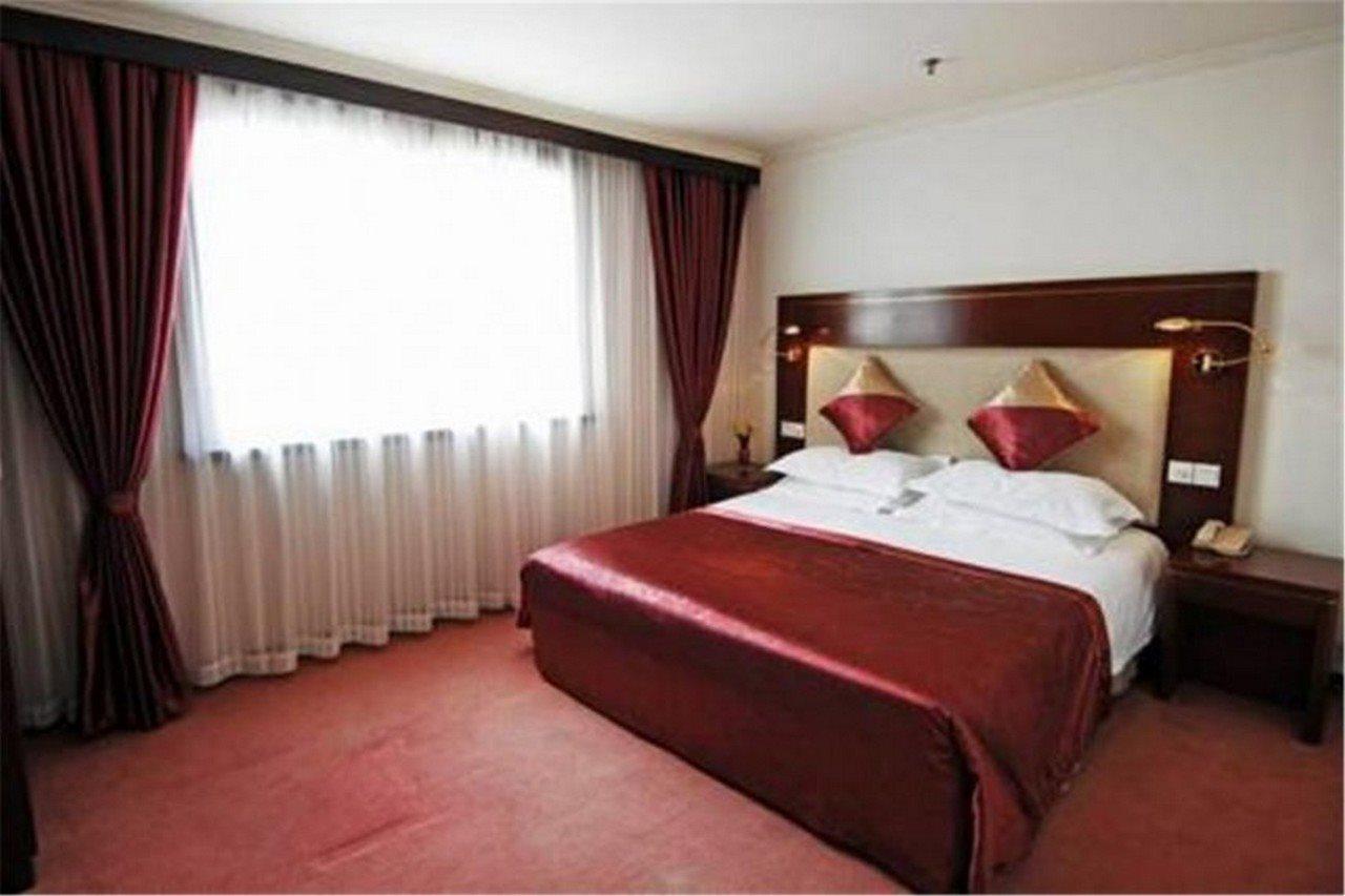 Huajun Hotel