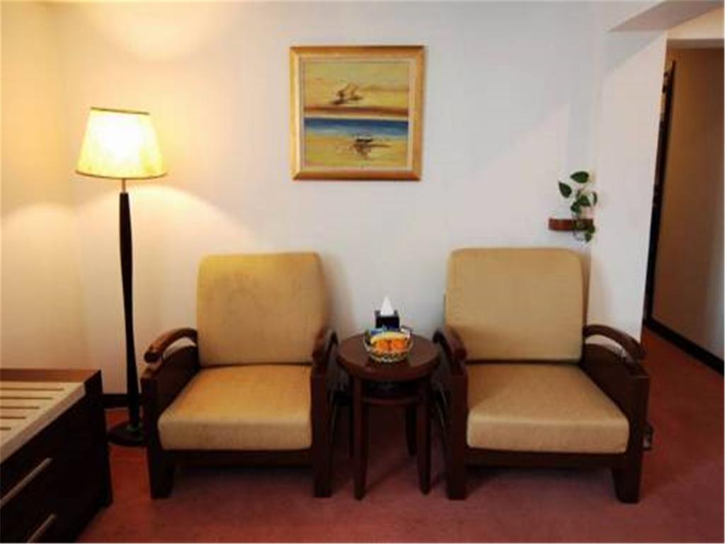 Huajun Hotel 4*