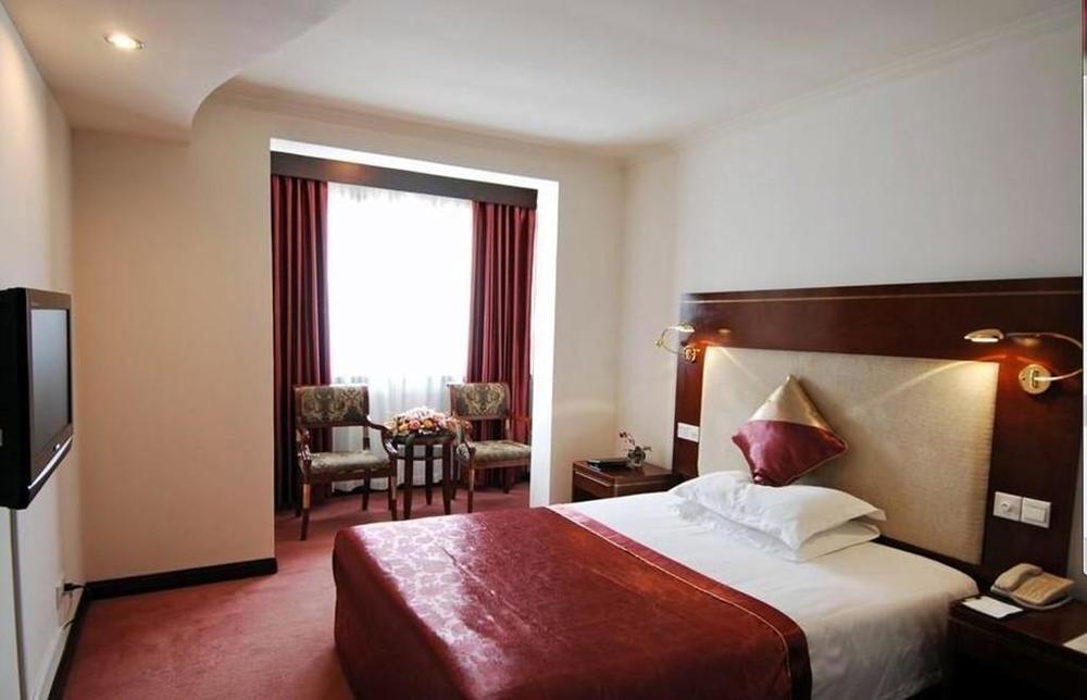 Huajun Hotel Shanghai