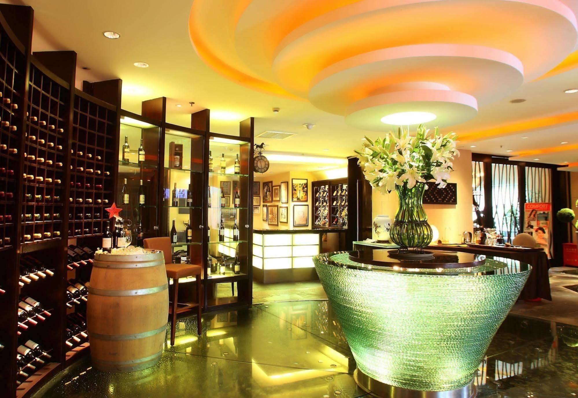 Hotel Huajun 4*