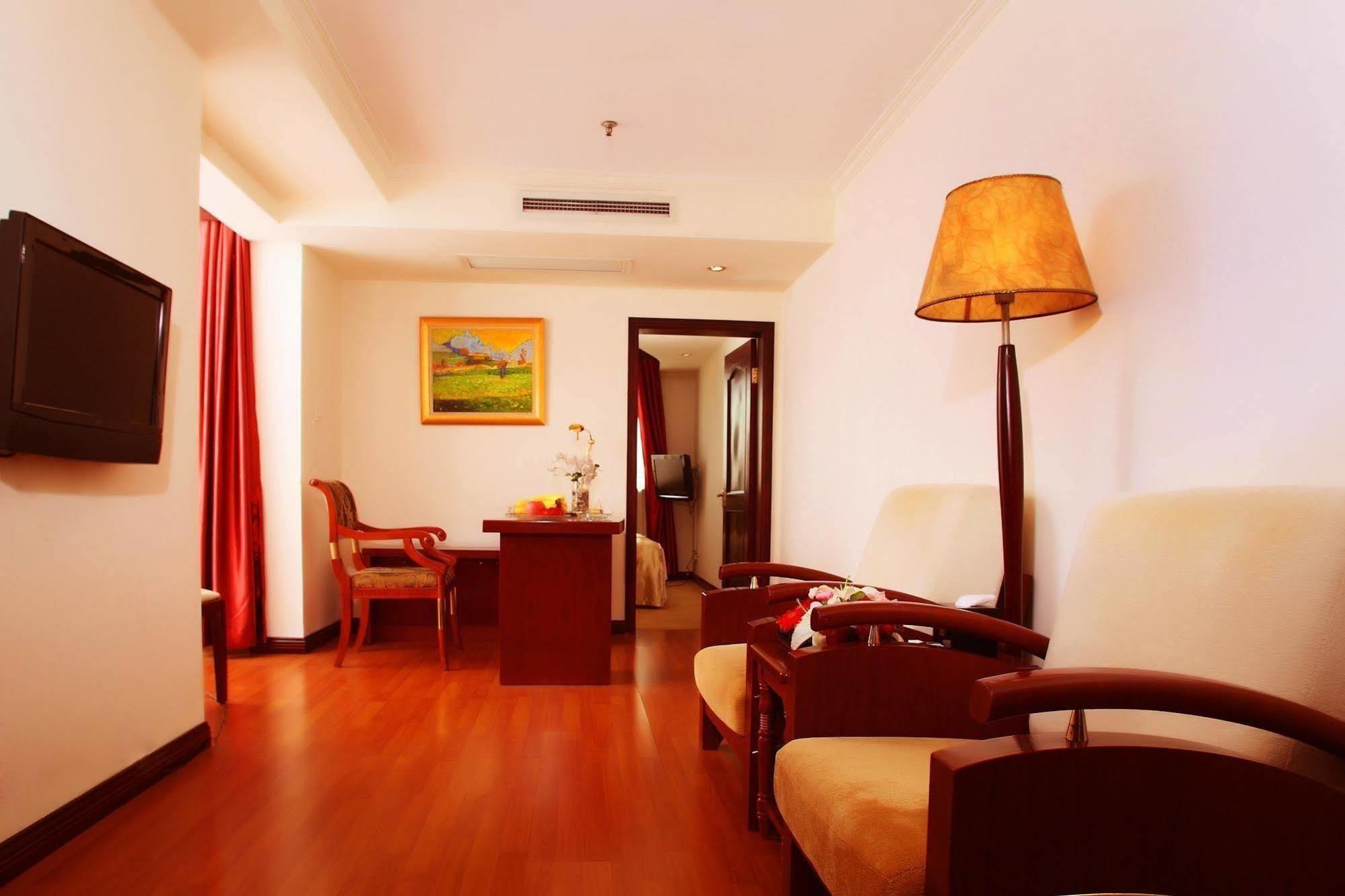 Huajun Hotel